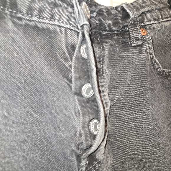 Denim&Co Black Frayed Jean Shorts - Picture 2 of 5